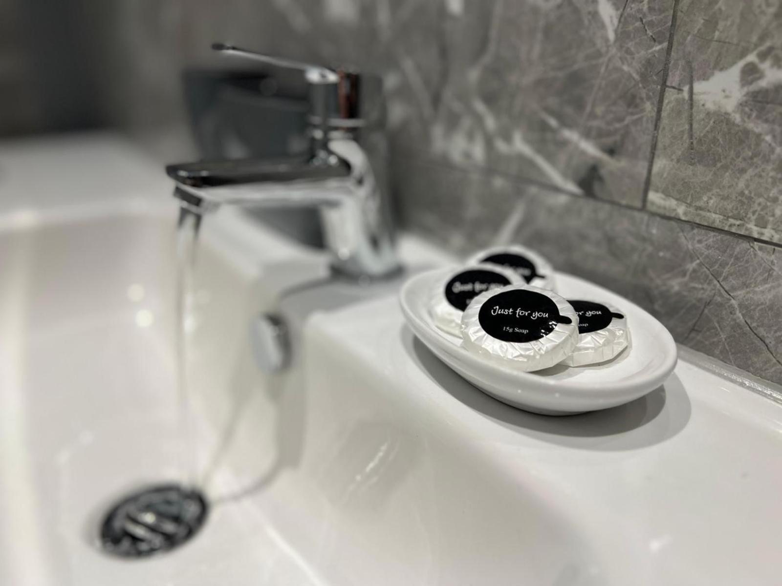 Whiskawaystays - Foregate Street - Apartment 4 Устър Екстериор снимка