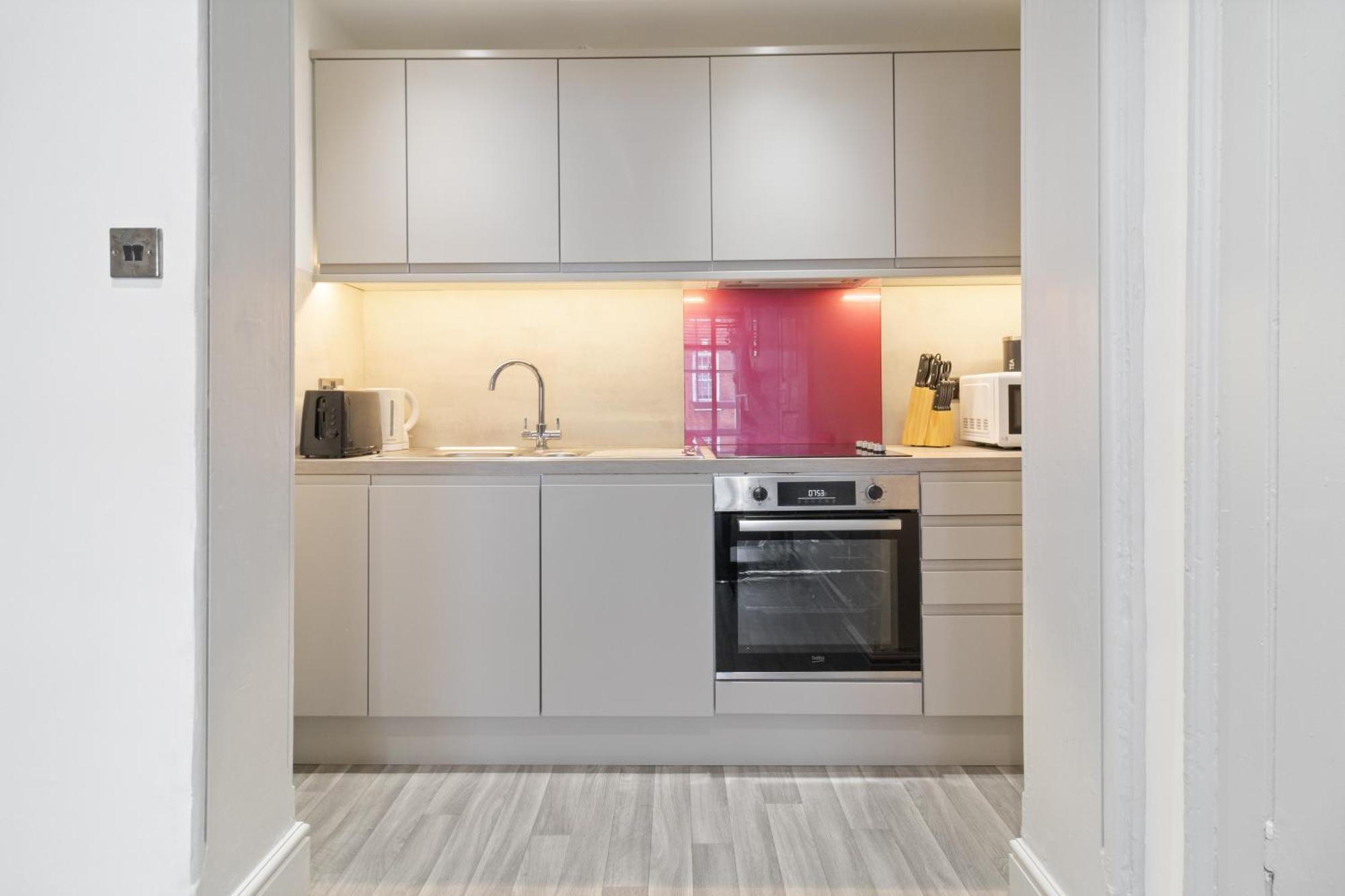 Whiskawaystays - Foregate Street - Apartment 4 Устър Екстериор снимка